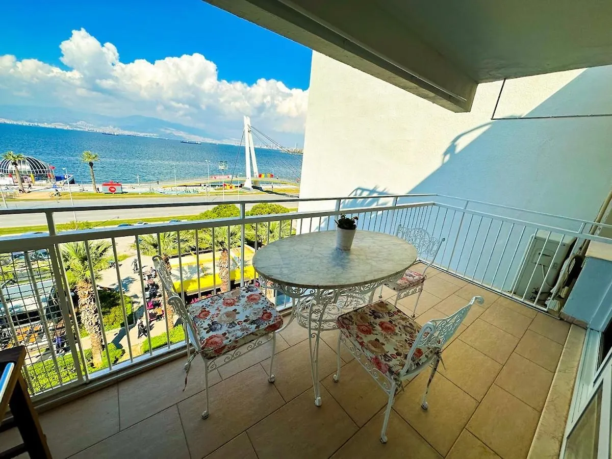 Appartamento Perfect Sea View With Special Parking Smirne Turchia